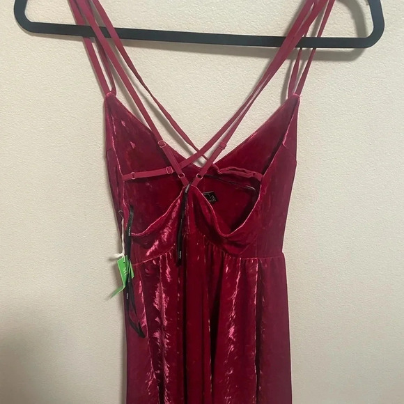NWT Forever 21 dress juniors burgundy cross cross back straps mini dress - Picture 3 of 6